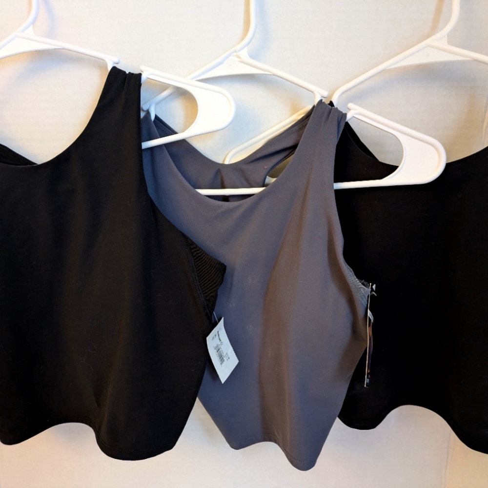 Crop Sports Bra's